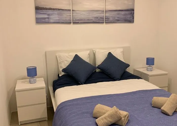 Apartment In The Center By The Sea At *