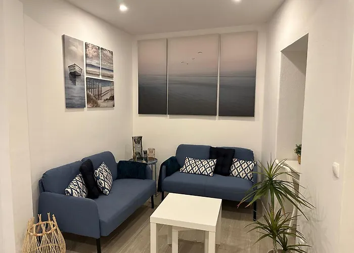 Apartment In The Center By The Sea At