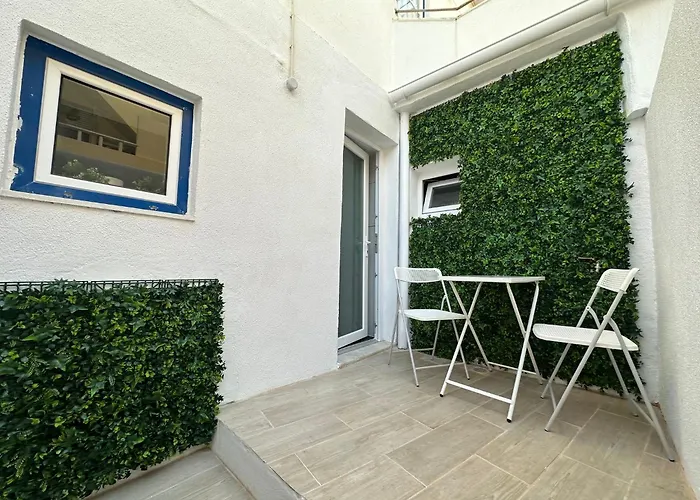 Apartment In The Center By The Sea At *