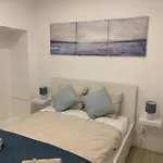 In The Center By The Sea At Apartment