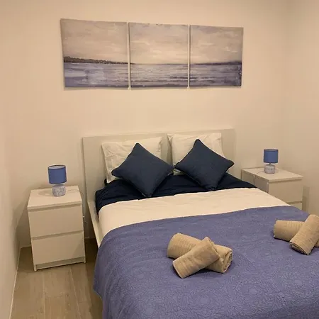 Apartment In The Center By The Sea At *