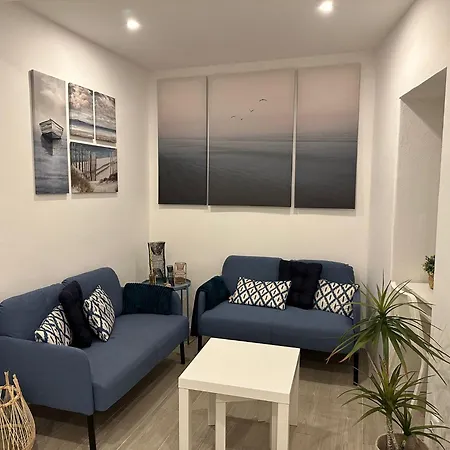 Apartment In The Center By The Sea At